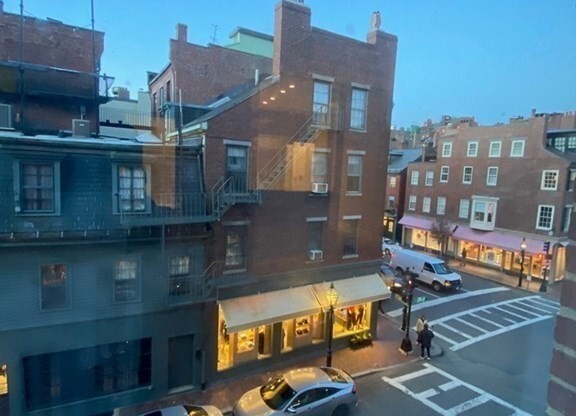 82 CHESTNUT ST