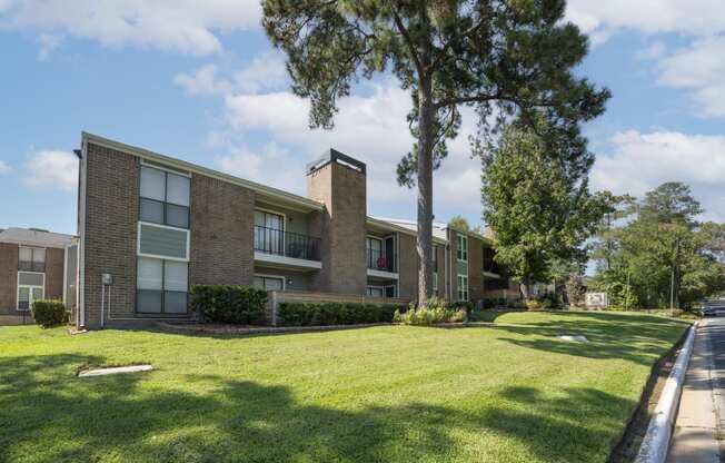 exterior view of Rolling Brook