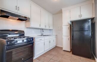 2419 S. Ridgeley Dr