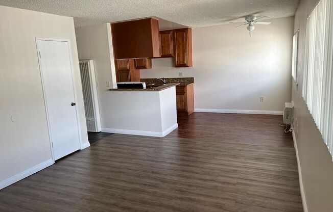 2 beds, 2 baths, 880 sqft, $2,000, Unit 16