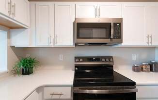 Kitchen at Grand Rapids Apartments | Hidden Lakes Apartments in Grand Rapids MI