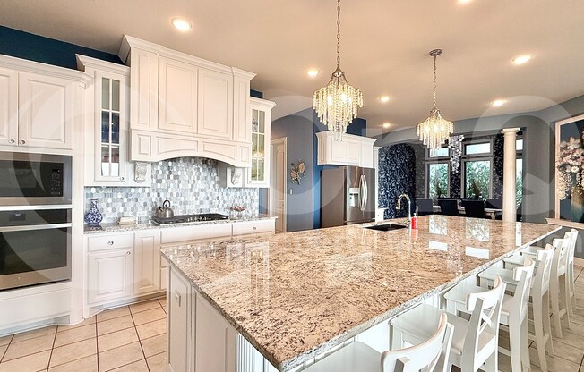 1900 GILDED CREST DR