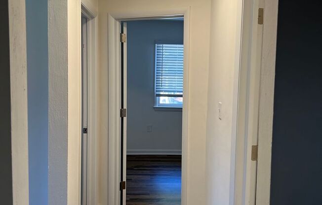 2 beds, 1 bath, 600 sqft, $1,175, Unit Post Avenue-826D