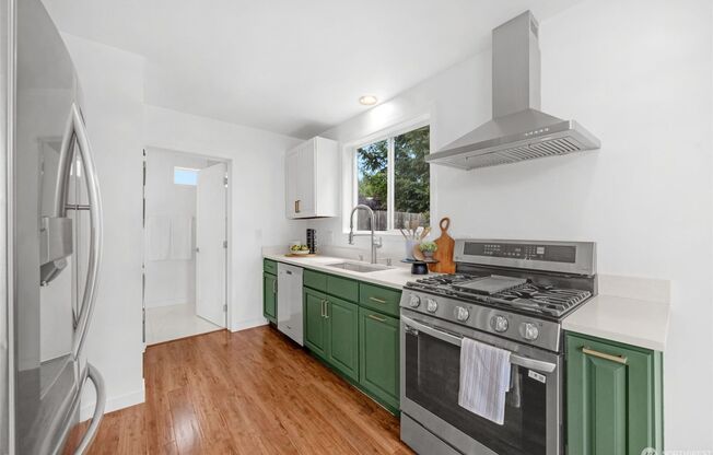 3 beds, 3 baths, $3,795