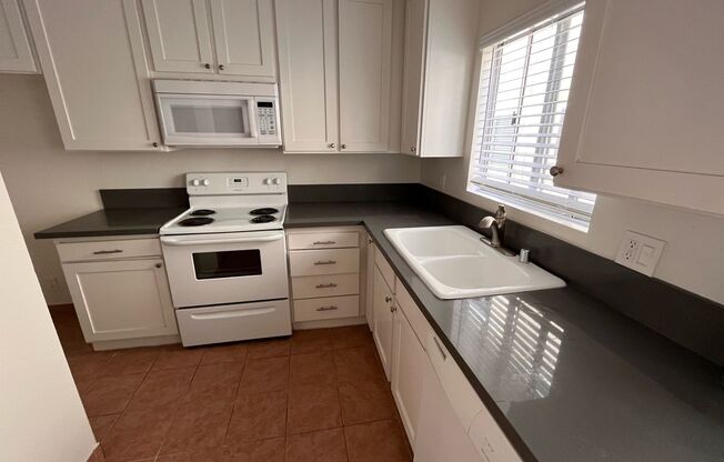 COMPLETELY REMODELED TOWNHOUSE FOR RENT