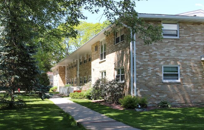 2 beds, 1 bath, 875 sqft, $1,795, Unit 95A
