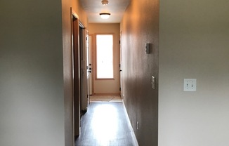 Townhouse - 3 Bedrooms 2 1/2 Bathrooms