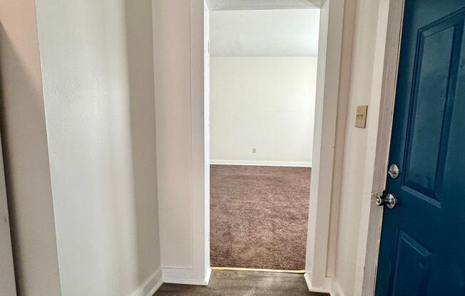 2 beds, 1 bath, 800 sqft, $925, Unit 703