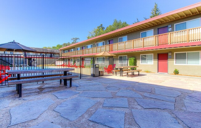 2 beds, 1 bath, 750 sqft, $2,195, Unit 23