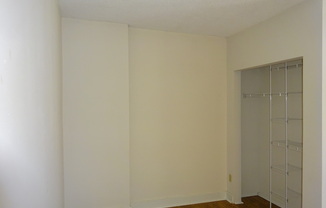 Studio, 1 bath, 375 sqft, $750, Unit 105