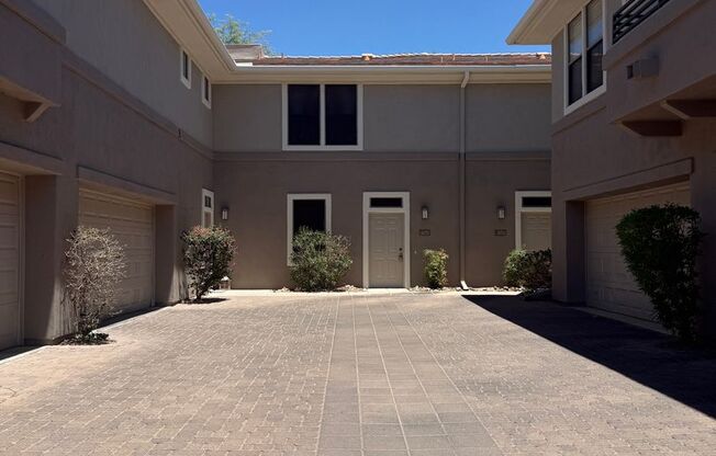 Venu at Grayhawk. 2 bed, 2.5 bath townhome, 1 cg, gated community, Lots of Amenities