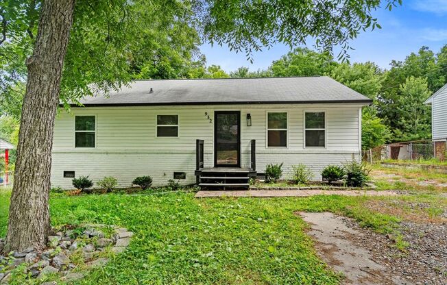 932 Summer Dr - 3 bedroom close to downtown Gastonia
