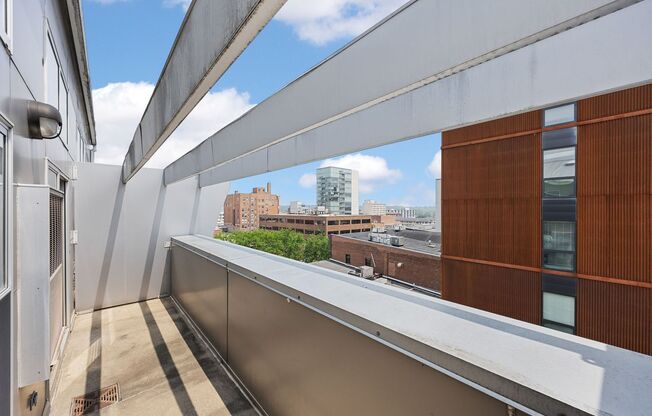 Studio, 1 bath, 393 sqft, $1,750, Unit 604