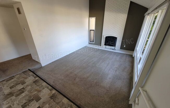 3 BR Townhome- Wonderful Privacy Deck in Beaverton with 1 Car Garage & A/C!