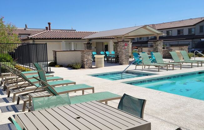 Beautiful 2 story with Roof Top Deck