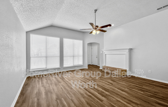 3318 LOCHWOOD DR