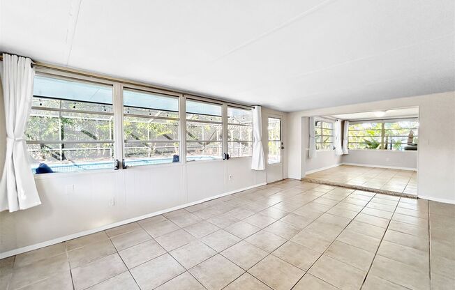 Beautiful Clearwater Home with Pool - 2bed|2bath WITH BONUS ROOM