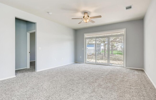 303 BONHAM LOOP