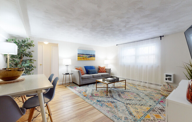 1 bed, 1 bath, 700 sqft, $4,300, Unit 1B