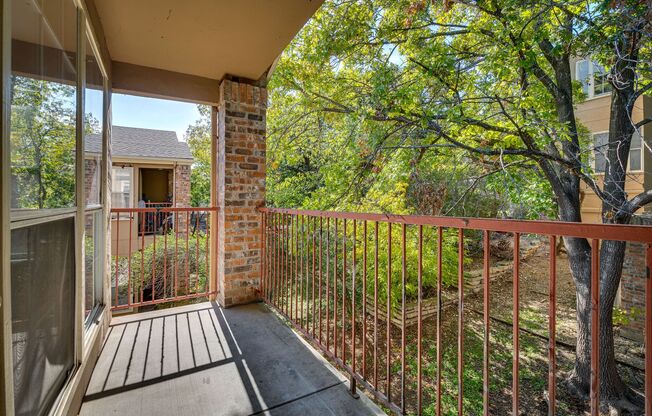 2 beds, 2 baths, $1,650, Unit Unit 213