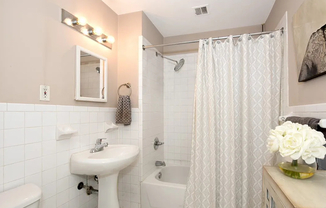8 E 127 ST