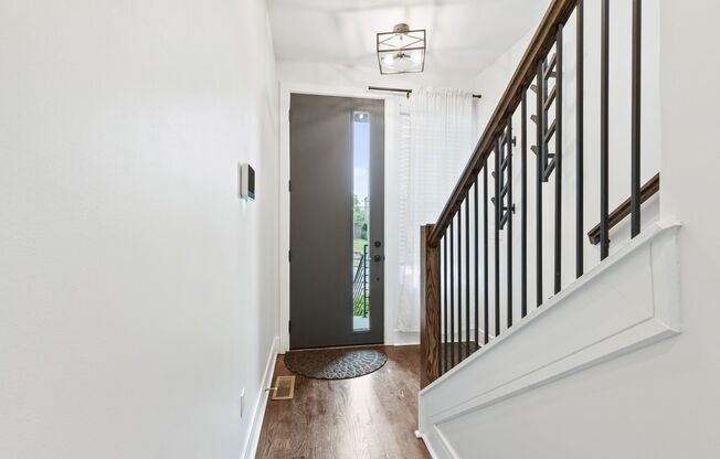 Beautiful 3 Bedroom City Heights Home With Rooftop Balcony and Garage