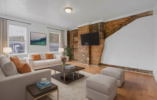 2204 E Carson Street