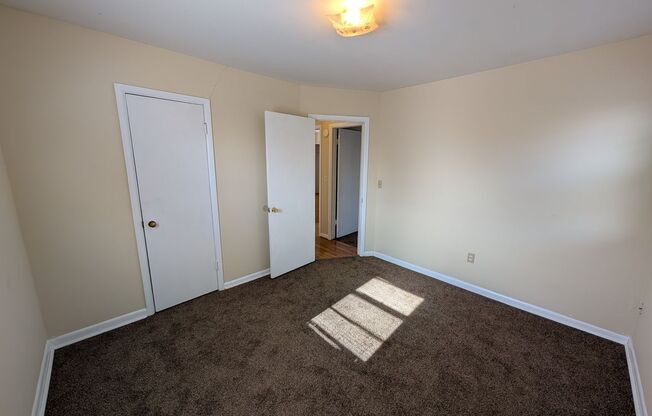 2 beds, 1 bath, $1,250