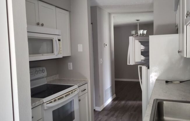 2 beds, 1 bath, $1,400