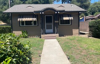 930 N LINCOLN AVE