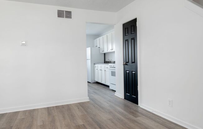 3 beds, 1 bath, $1,000, Unit MHH-58B