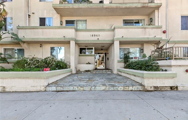 16940 CHATSWORTH ST