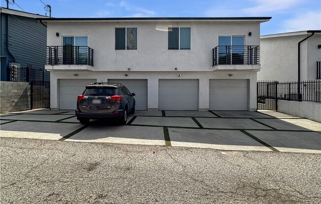 7127 S La Cienega Blvd