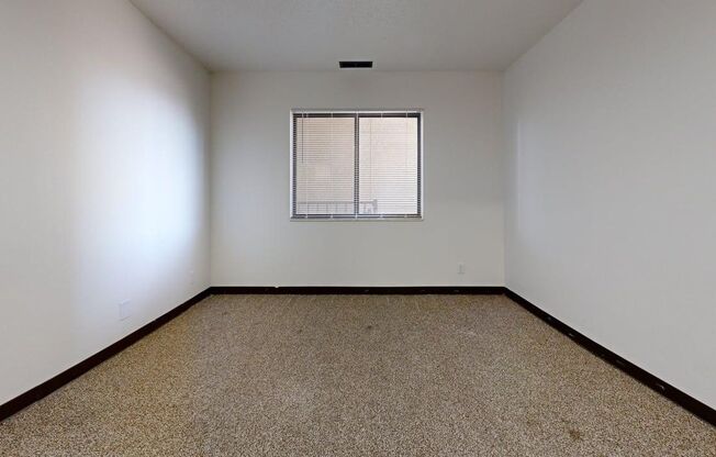 2 beds, 1 bath, 1,050 sqft, $995, Unit 201-302E
