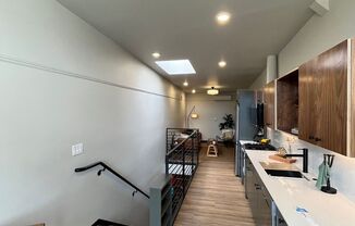 1 bed, 1 bath, $1,650, Unit Unit 203