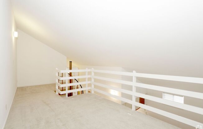 1 bed, 1 bath, 653 sqft, $1,010, Unit K-10