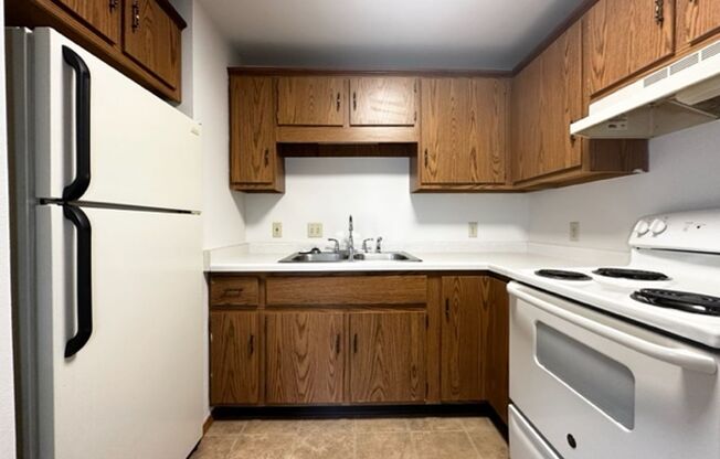 2 beds, 1 bath, 1,059 sqft, $995, Unit Apt. 1