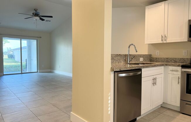 2 beds, 2 baths, 971 sqft, $1,595, Unit 101