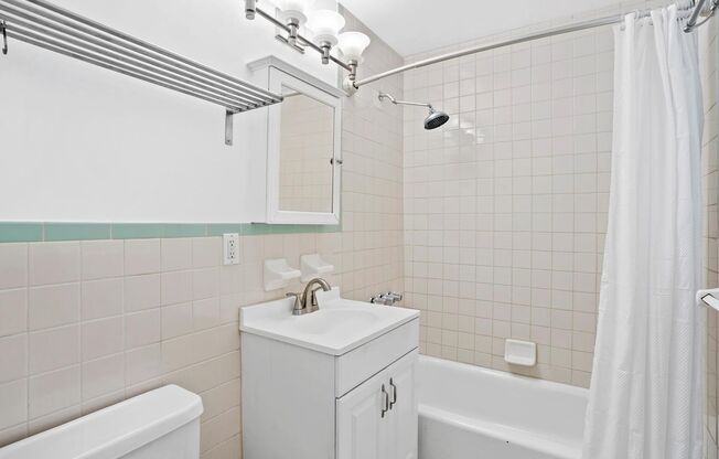 46 W 126 ST