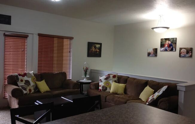 2 beds, 2 baths, $2,000