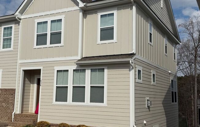 Lake Access End-Unit Townhome | Walk to Downtown Davidson | 3BR + Guest Suite