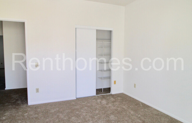 3 beds, 2.5 baths, $3,000, Unit # 112