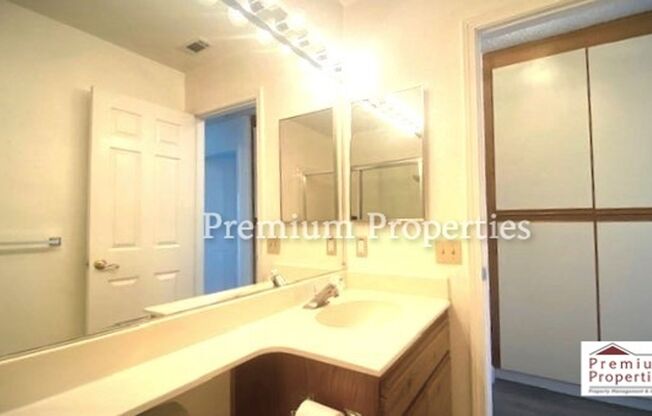 2 beds, 2 baths, $2,600