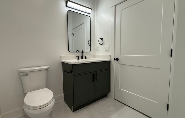 2 beds, 2 baths, 1,000 sqft, $4,195, Unit 203