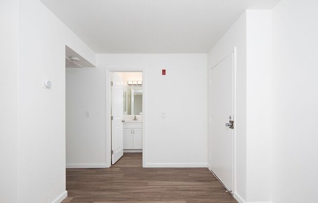 2 beds, 2 baths, 965 sqft, $2,895, Unit 319
