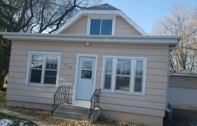 3 Bedroom 2 bath 1 1/2 story home in Alexandria- Available now