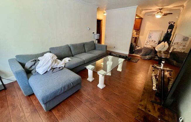 2425 N Oakland Ave