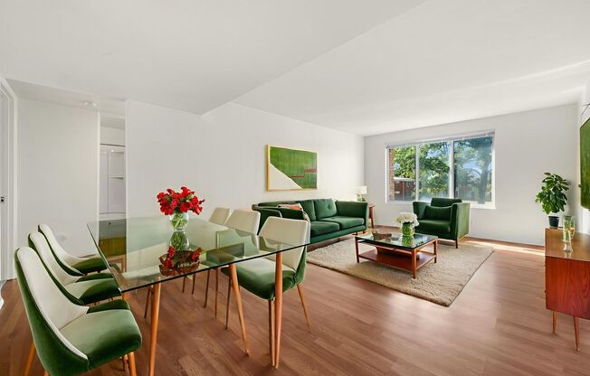 2 beds, 1 bath, 720 sqft, $1,125, Unit 9339D