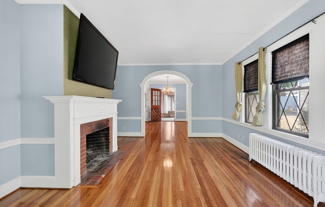 28 THURLOW AVE