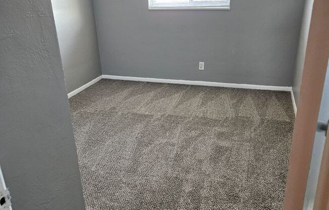 2 beds, 1 bath, 750 sqft, $1,120, Unit B11 1021 14